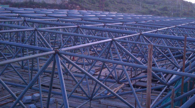 泸州概述网架加工中对钢材的质量的过细恳求